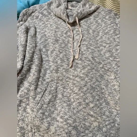 Lou & Grey Gray Poncho - Picture 2 of 4